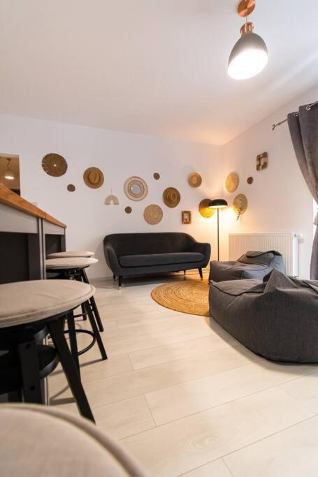 Arte - 2 Bedroom Apartment Near Coresi Mall With Free Parking Brasov Ngoại thất bức ảnh