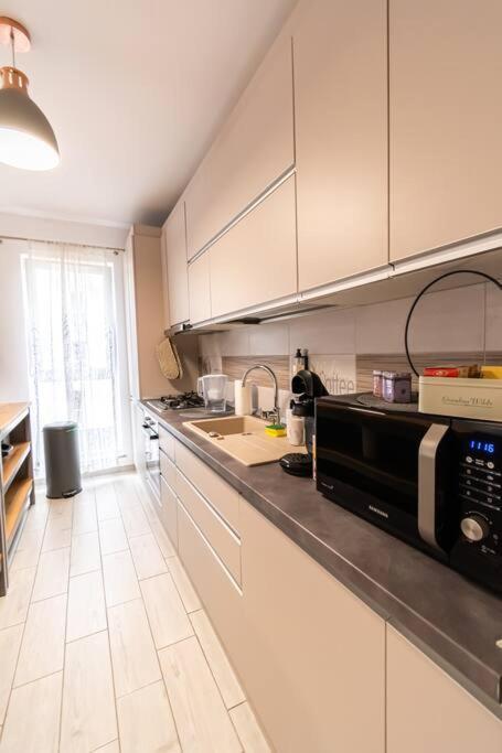 Arte - 2 Bedroom Apartment Near Coresi Mall With Free Parking Brasov Ngoại thất bức ảnh