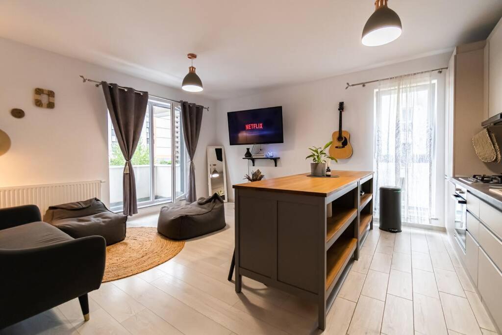 Arte - 2 Bedroom Apartment Near Coresi Mall With Free Parking Brasov Ngoại thất bức ảnh